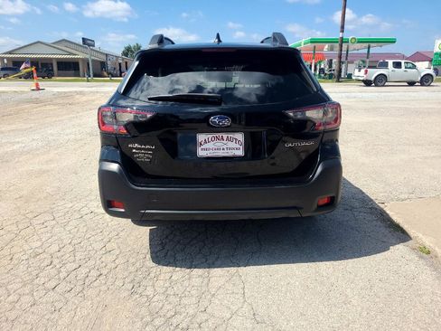 Used 2024 Subaru Outback Premium image 7
