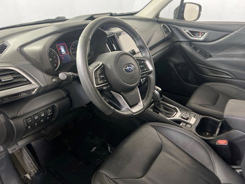 Used 2022 Subaru Forester Touring w/ Popular Package #2 image 9