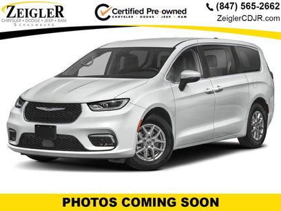 Used 2024 Chrysler Pacifica Touring-L