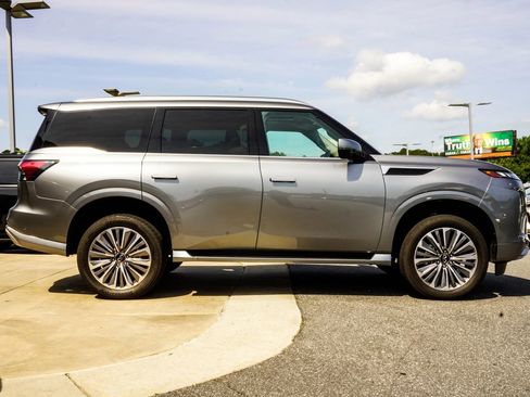 Certified 2025 INFINITI QX80 Sensory AWD/4WD image 6
