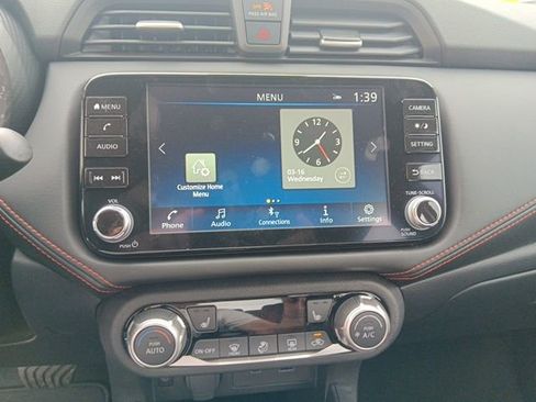 New 2025 Nissan Versa SR w/ Trunk Package image 21