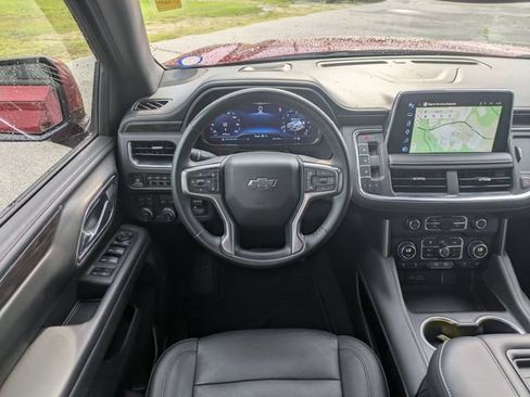 Used 2024 Chevrolet Suburban Z71 w/ Off-Road Capability Package AWD/4WD image 32