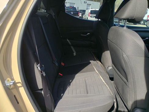 Used 2023 Hyundai Santa Cruz SE w/ Cargo Package image 17