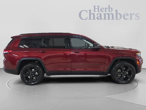 Used 2022 Jeep Grand Cherokee L Limited w/ Black Appearance Package AWD/4WD image 10