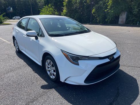 Used 2026 Toyota Corolla LE FWD image 1