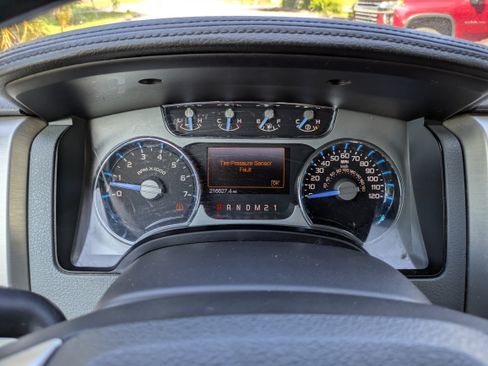 Used 2011 Ford F150 Platinum RWD image 29