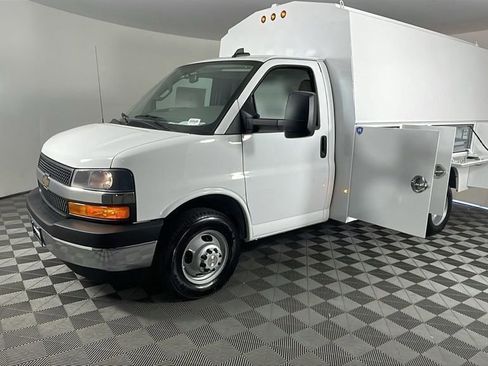 New 2025 Chevrolet Express 3500 w/ Power Convenience Package image 8