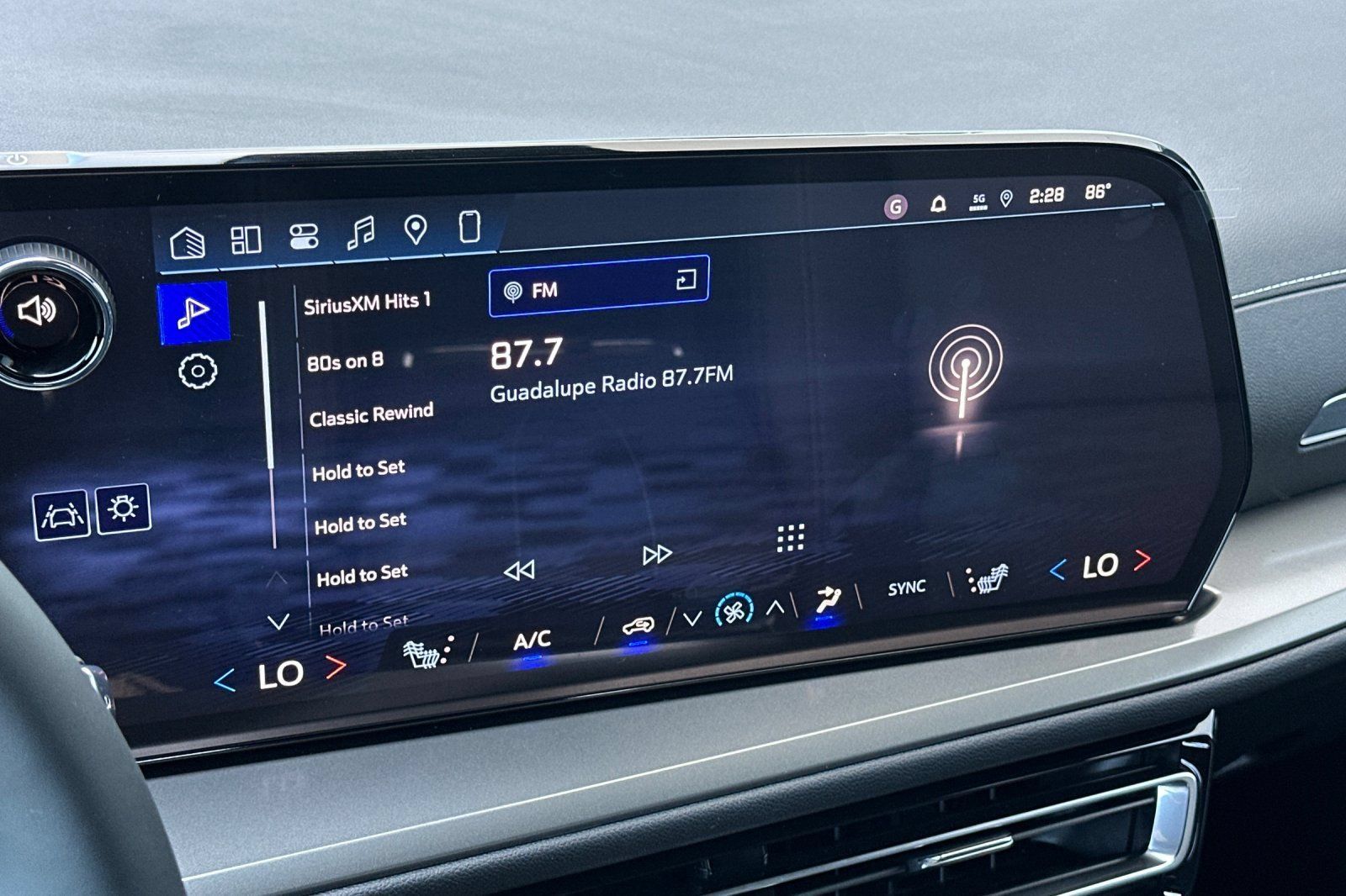New 2026 Chevrolet Traverse LT FWD image 19