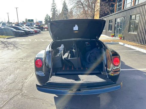 Used 2004 Chevrolet SSR w/ Preferred Equipment Group RWD image 17