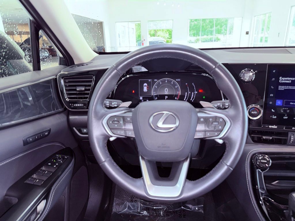 Certified 2025 Lexus NX 250 FWD w/ Accessory Package (Z2) image 18