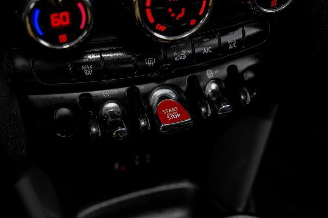 Used 2016 MINI Cooper 4-Door Hardtop FWD image 19