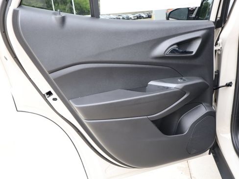 New 2026 Chevrolet Trax RS w/ Sunroof Package FWD image 25