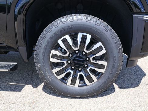 New 2026 GMC Sierra 3500 Denali Ultimate AWD/4WD image 37
