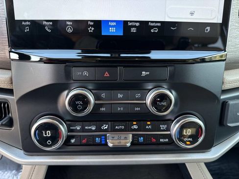 Used 2024 Ford Expedition Max Limited image 31