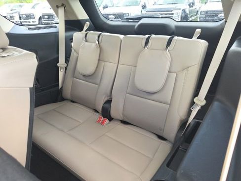 Used 2021 Ford Explorer XLT w/ Equipment Group 202A AWD/4WD image 17