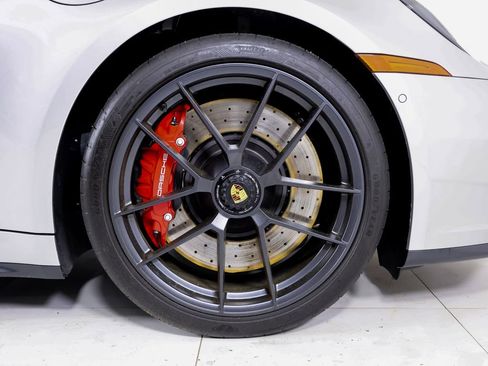 Certified 2026 Porsche 911 Targa 4 GTS w/ Premium Package AWD/4WD image 30