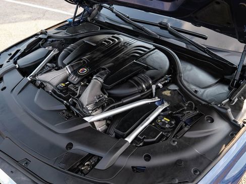 Used 2019 BMW ALPINA B7 xDrive w/ Luxury Rear Seating Package image 51