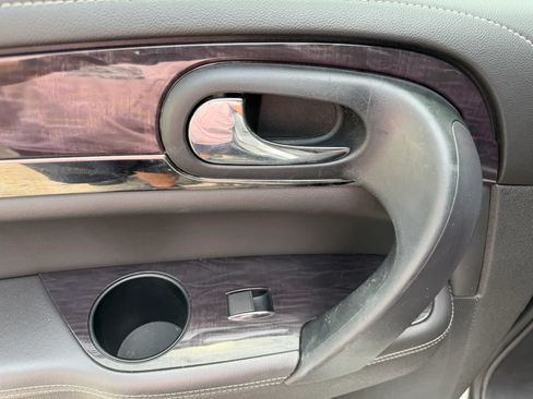 Used 2017 Buick Enclave Leather AWD/4WD image 22