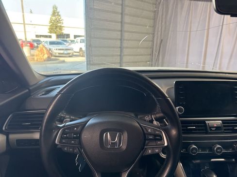 Used 2018 Honda Accord Touring image 21
