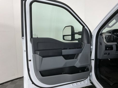 Used 2024 Ford F350 XLT image 13