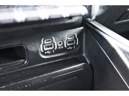 Used 2023 RAM 1500 Laramie AWD/4WD image 29