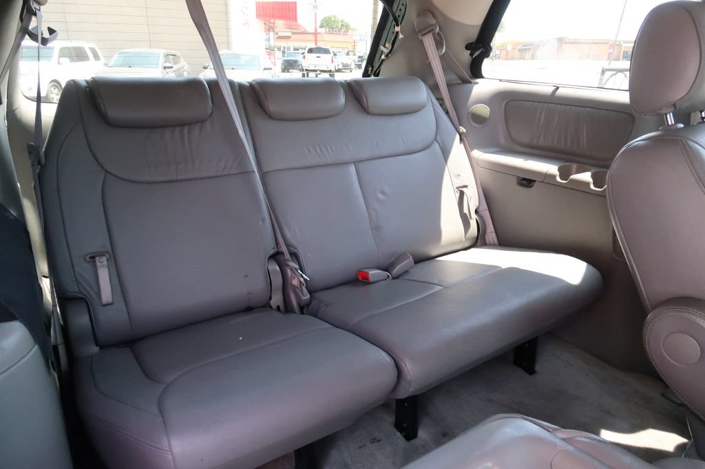 Used 2005 Toyota Sienna XLE FWD image 9