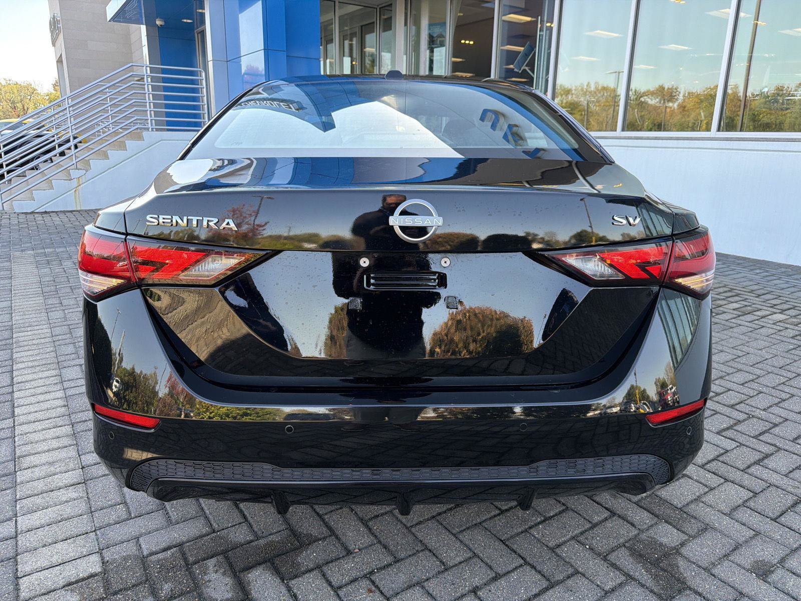 Used 2025 Nissan Sentra SV w/ All-Weather Package FWD image 4