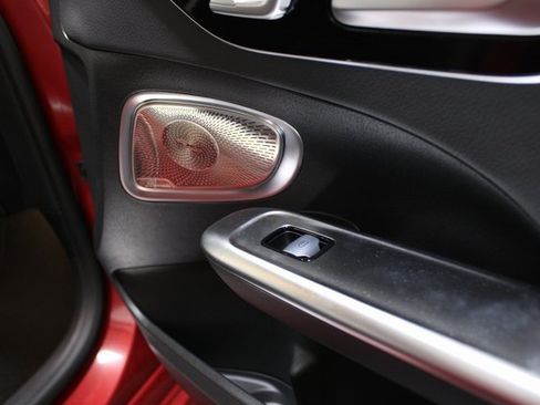 Used 2024 Mercedes-Benz C 300 4MATIC Sedan image 22