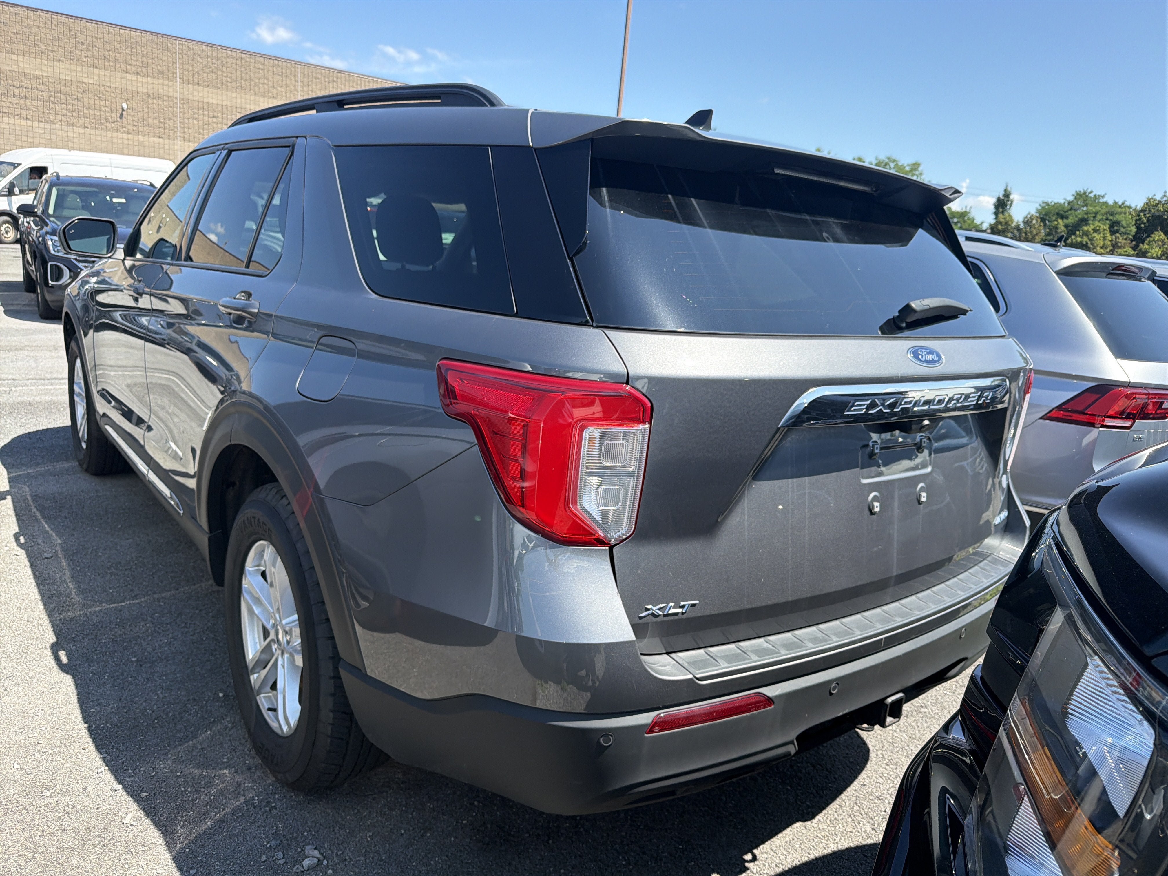 Used 2023 Ford Explorer XLT w/ Class IV Trailer Tow Package AWD/4WD image 5