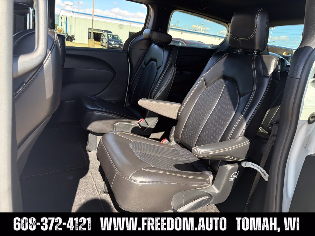 Used 2025 Chrysler Pacifica Select FWD image 27