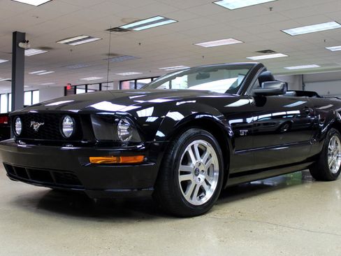 Used 2005 Ford Mustang GT image 21