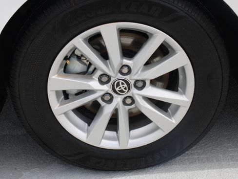 Certified 2025 Toyota Camry LE image 9