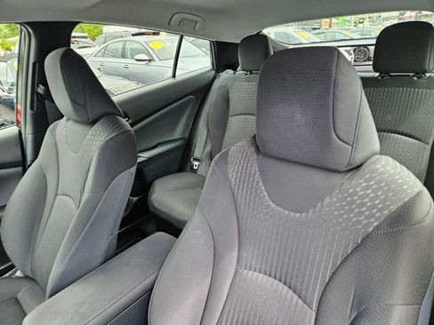 Used 2017 Toyota Prius Two w/ Prius Two Safety Plus Package FWD image 16
