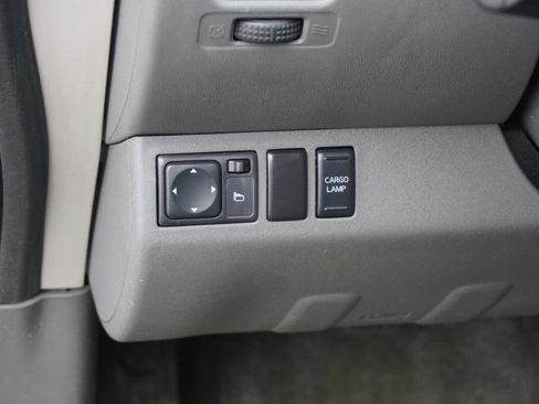 Used 2012 Nissan Frontier SV AWD/4WD image 17