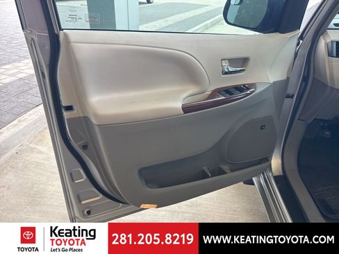 Used 2012 Toyota Sienna image 10