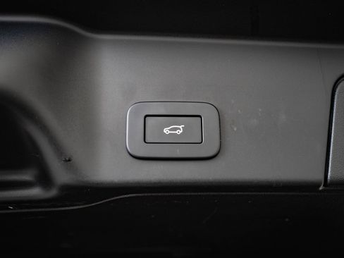 Used 2023 Land Rover Range Rover Evoque R-Dynamic SE image 21