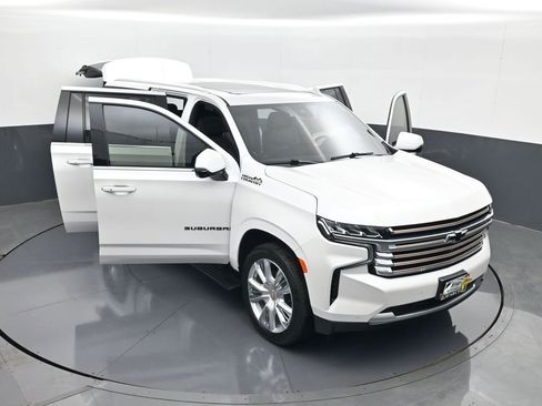 Used 2024 Chevrolet Suburban High Country AWD/4WD image 30