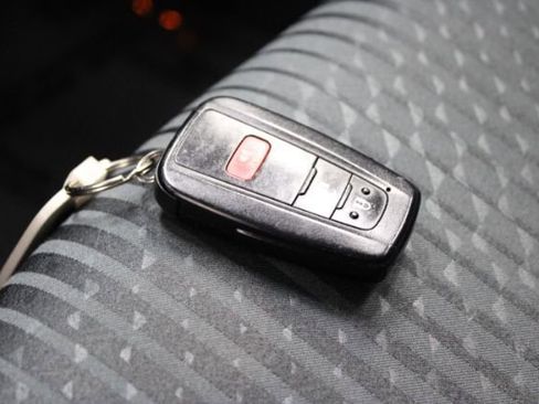 Used 2016 Toyota Prius Three image 13