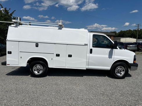 Used 2021 GMC Savana 3500 w/ Power Convenience Package RWD image 8