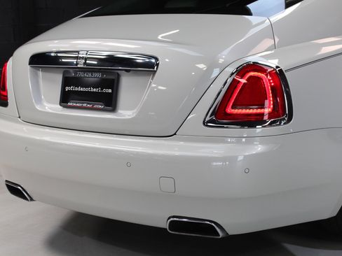 Used 2014 Rolls-Royce Wraith RWD image 18