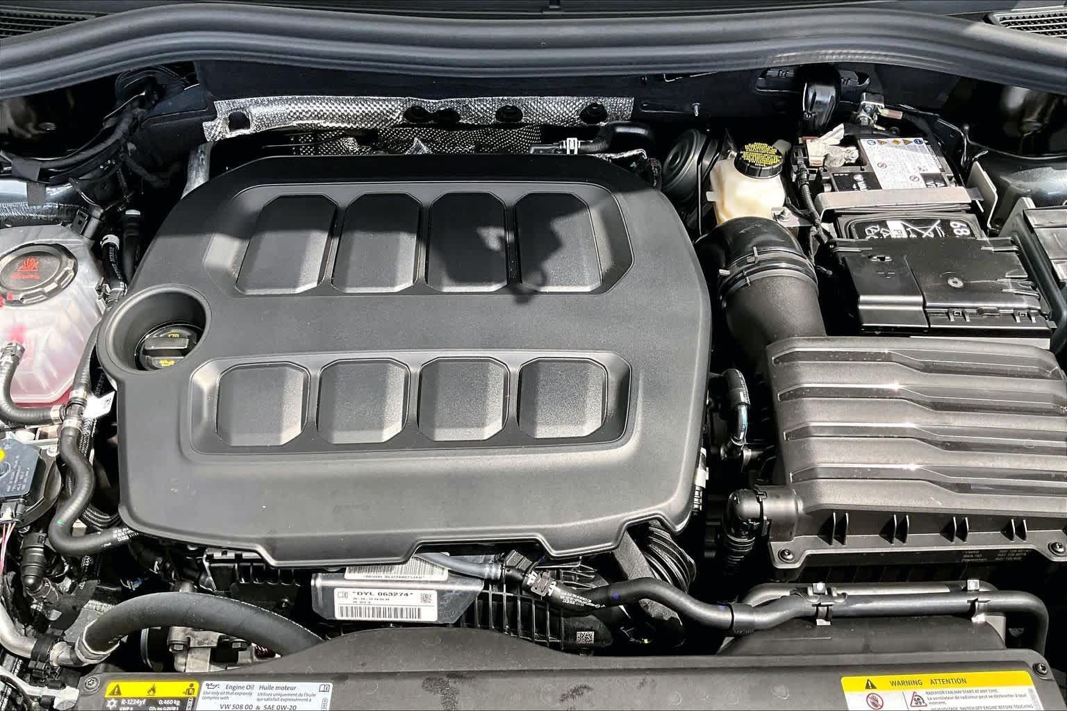 Used 2025 Volkswagen Tiguan SE R-Line FWD image 33