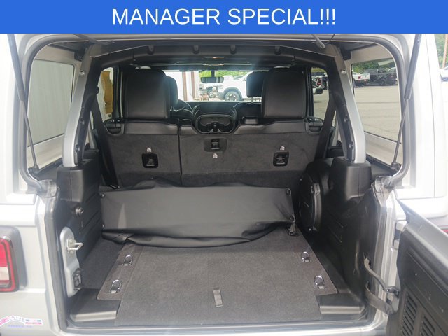 Used 2023 Jeep Wrangler Unlimited Sahara AWD/4WD image 8