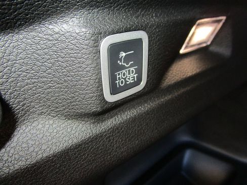 New 2025 Jeep Grand Cherokee L Limited w/ Luxury Tech Group II image 13