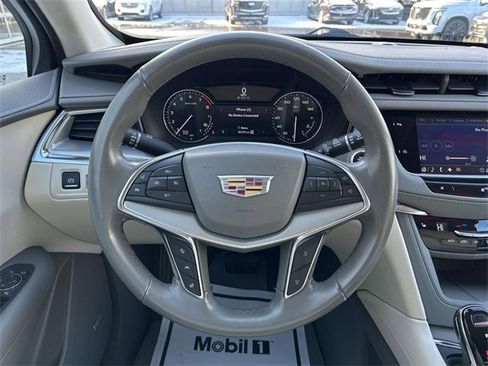 Used 2020 Cadillac XT5 Premium Luxury image 34