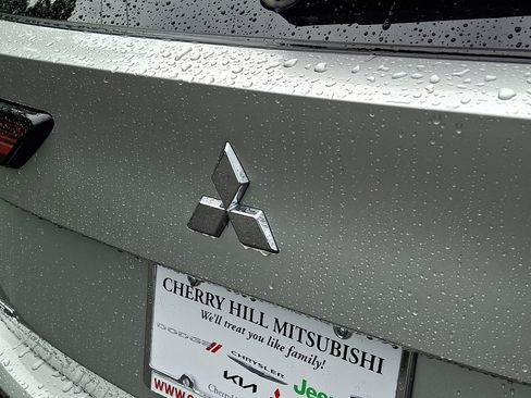 Used 2025 Mitsubishi Outlander ES AWD/4WD image 16