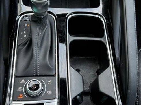 Used 2024 Kia Telluride EX w/ EX Captain's Chair Package AWD/4WD image 30