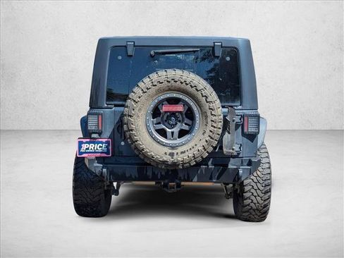 Used 2017 Jeep Wrangler Unlimited Rubicon w/ Connectivity Group AWD/4WD image 6