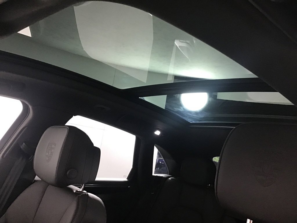 Certified 2026 Porsche Macan AWD/4WD image 31