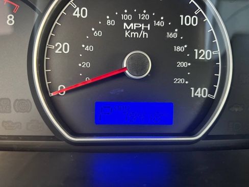 Used 2010 Hyundai Elantra GLS FWD image 13