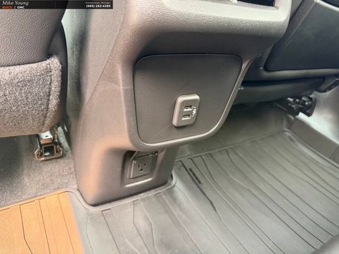 Used 2024 GMC Terrain Denali AWD/4WD image 14